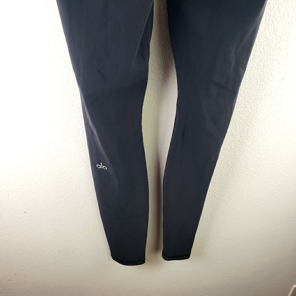 Women's ALO Black Preowned Cut Out Stretchy Yoga Pants Size XS - Picture 10 of 12